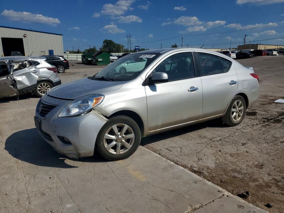 2013 NISSAN Versa