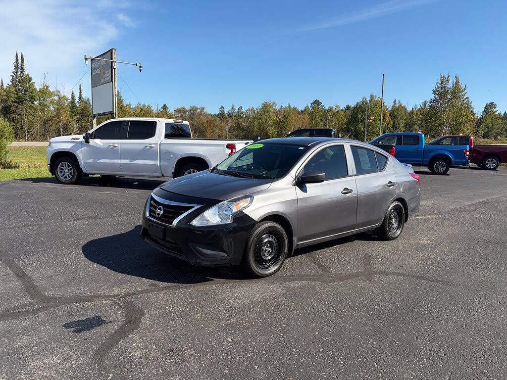 2017 NISSAN Versa