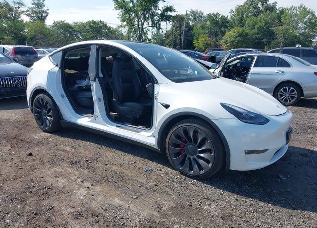 2022 TESLA Model Y