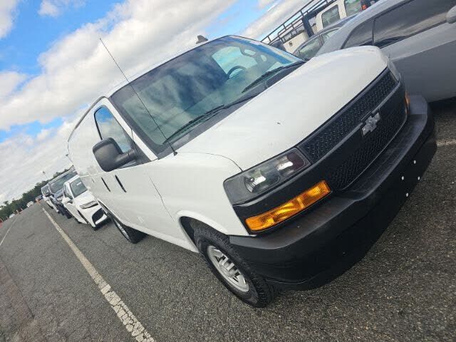2020 CHEVROLET Express