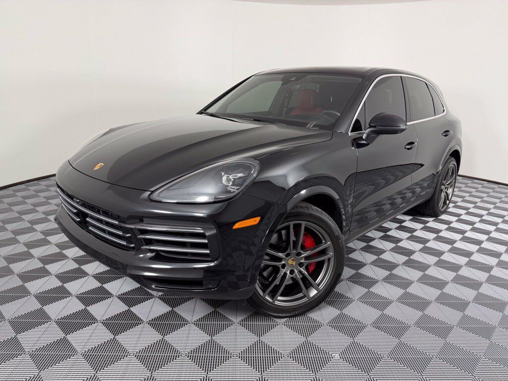 2023 PORSCHE Cayenne