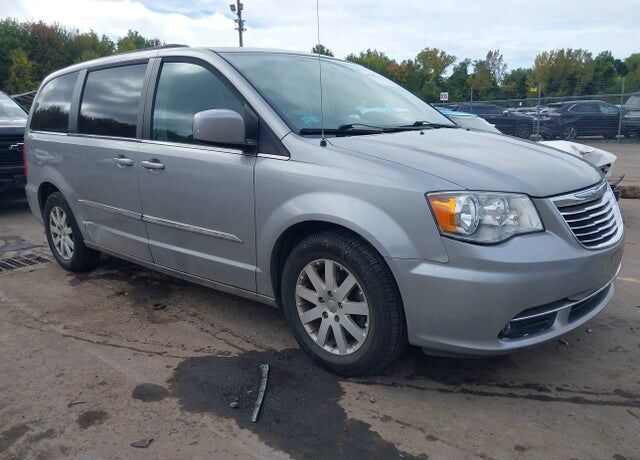 2015 CHRYSLER Town and Country