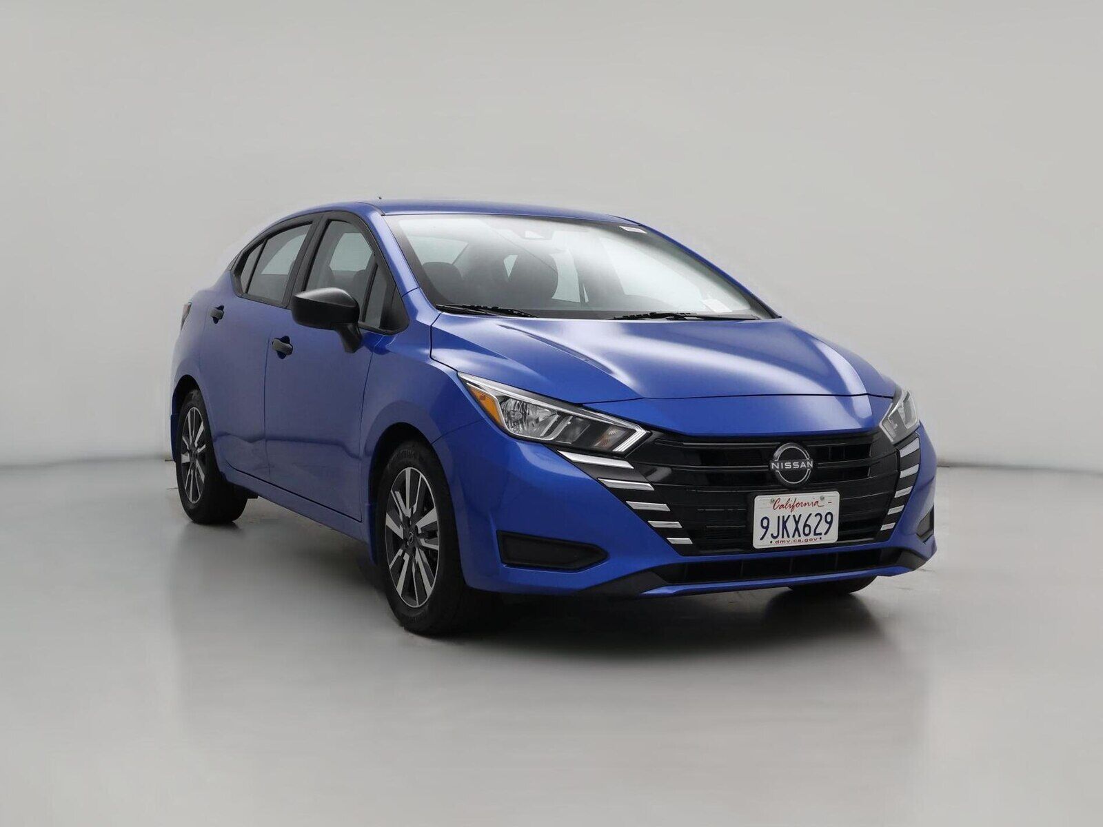 2023 NISSAN Versa