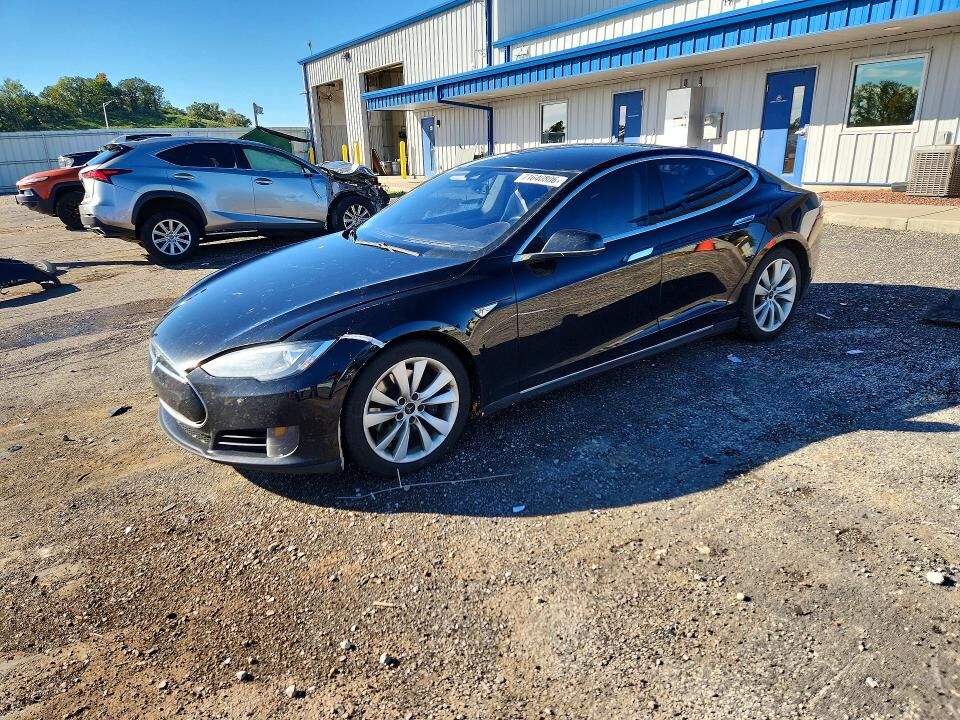 2015 TESLA Model S