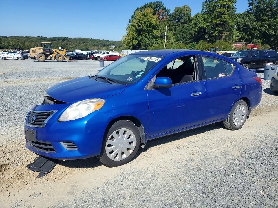 2014 NISSAN Versa