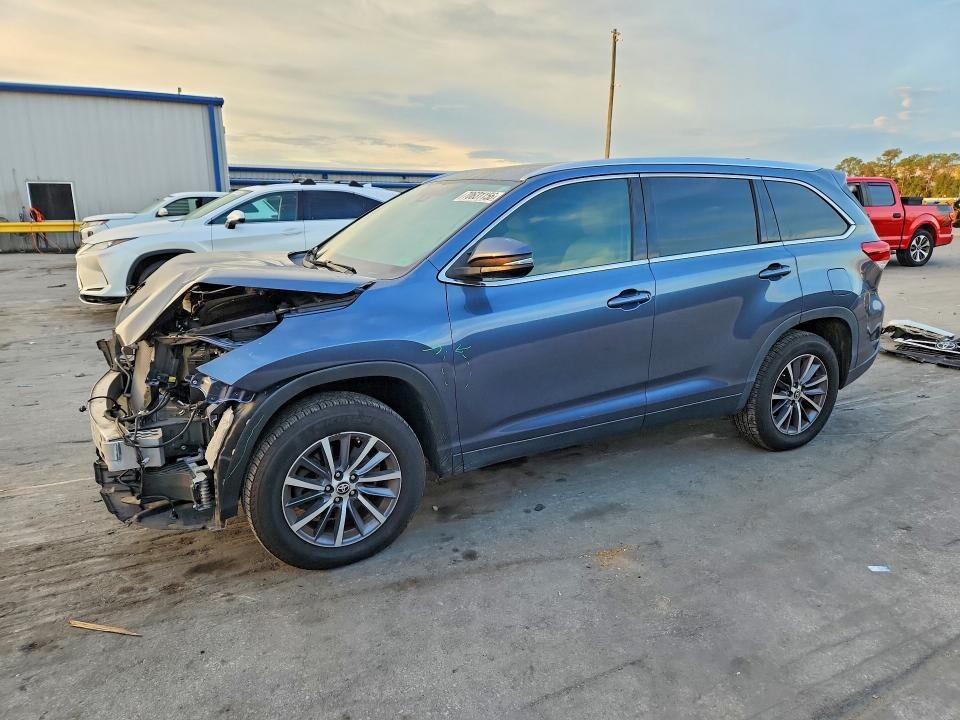 2019 TOYOTA Highlander