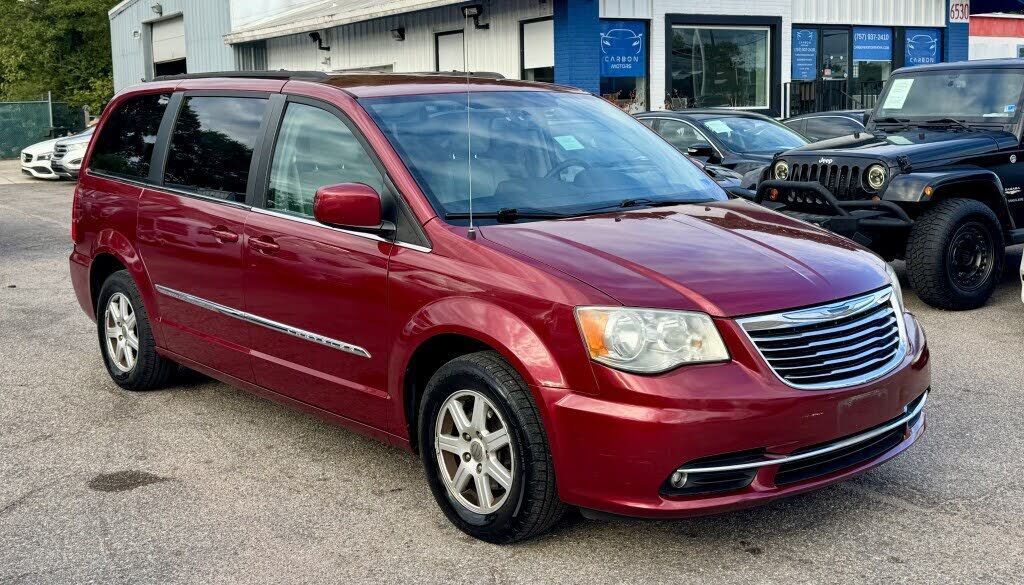 2012 CHRYSLER Town and Country