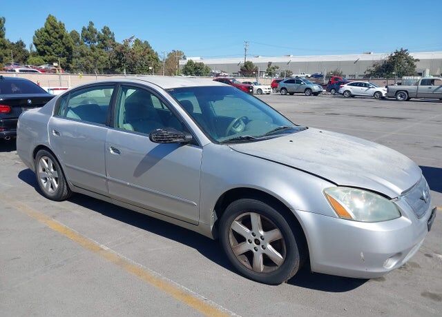 2004 NISSAN Altima