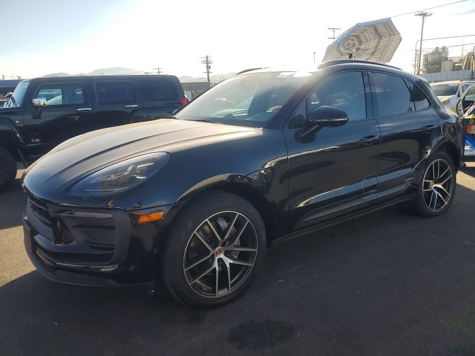 2023 PORSCHE Macan