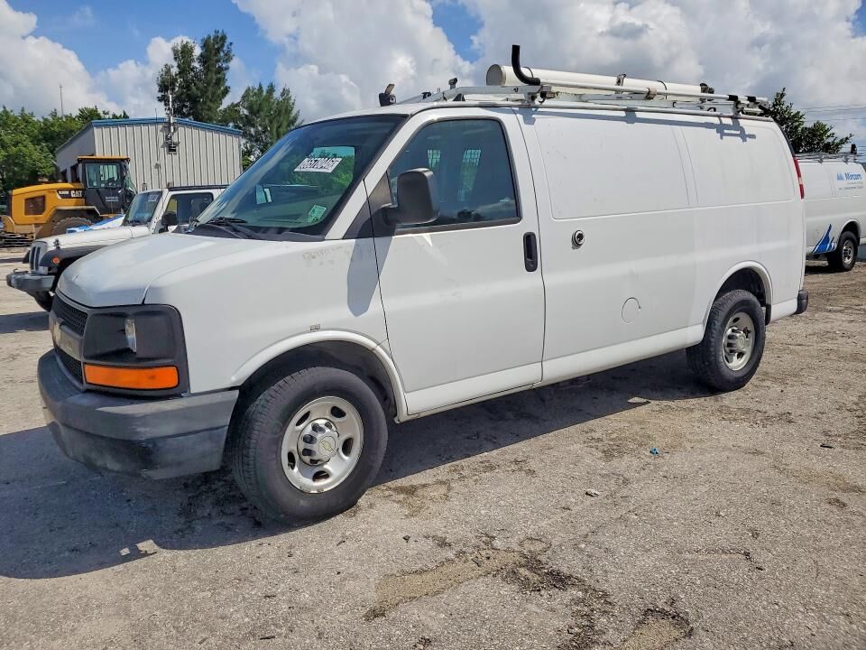 2013 CHEVROLET Express
