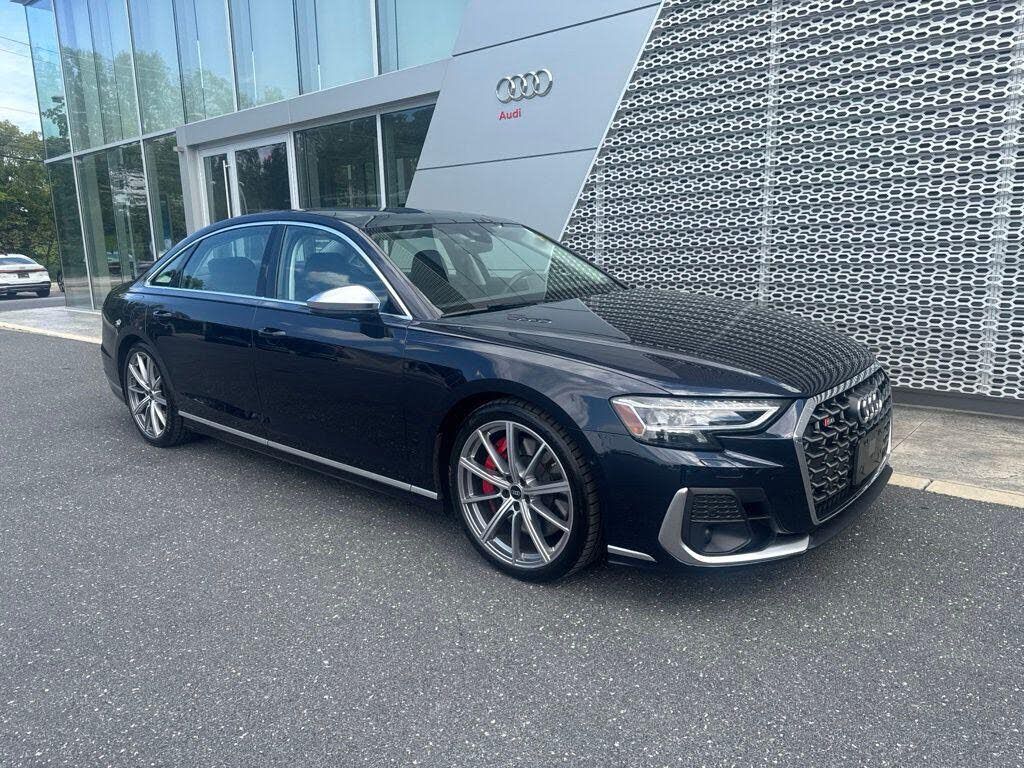 2023 AUDI S8