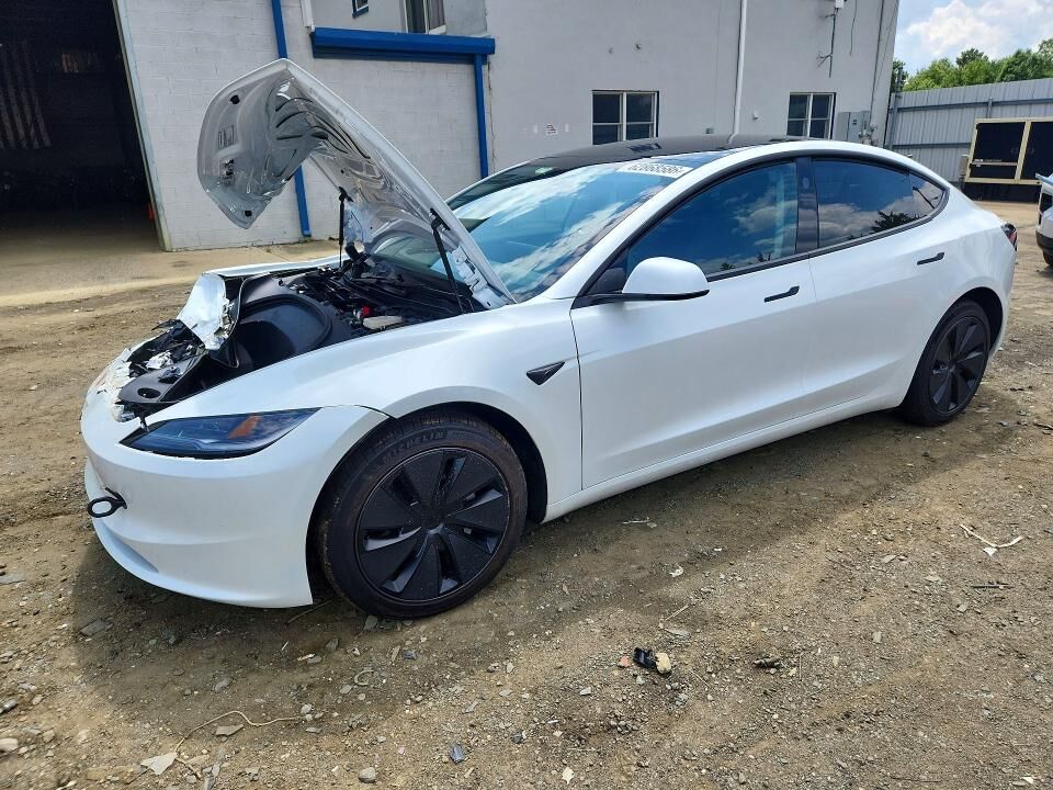 2026 TESLA Model 3