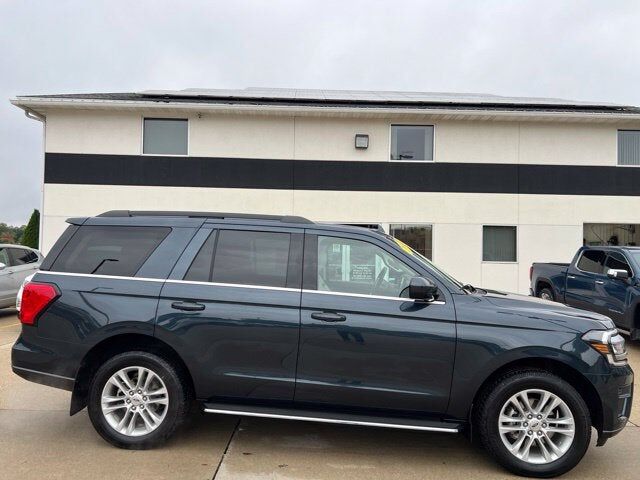 2022 FORD Expedition