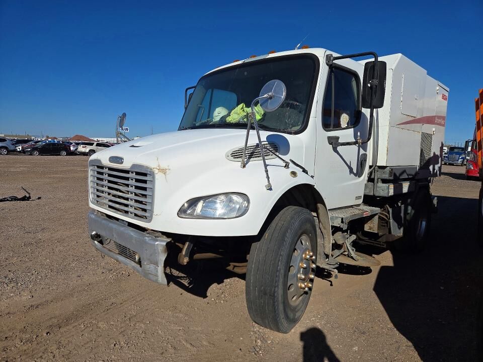 2007 FREIGHTLINER M2