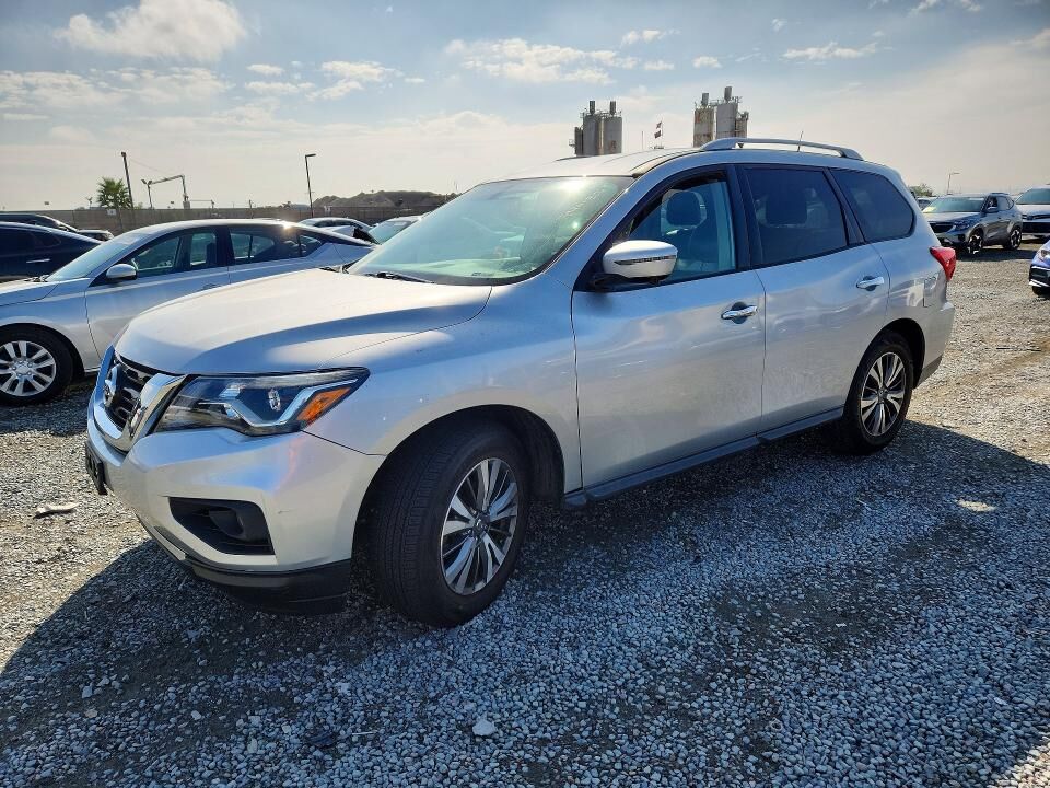 2017 NISSAN Pathfinder