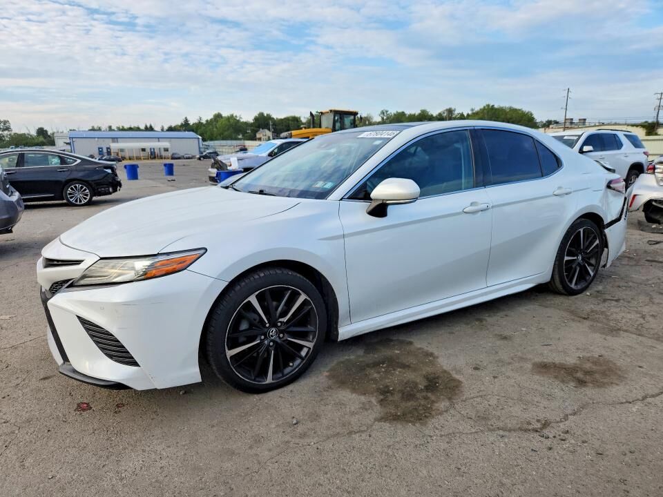 2018 TOYOTA Camry