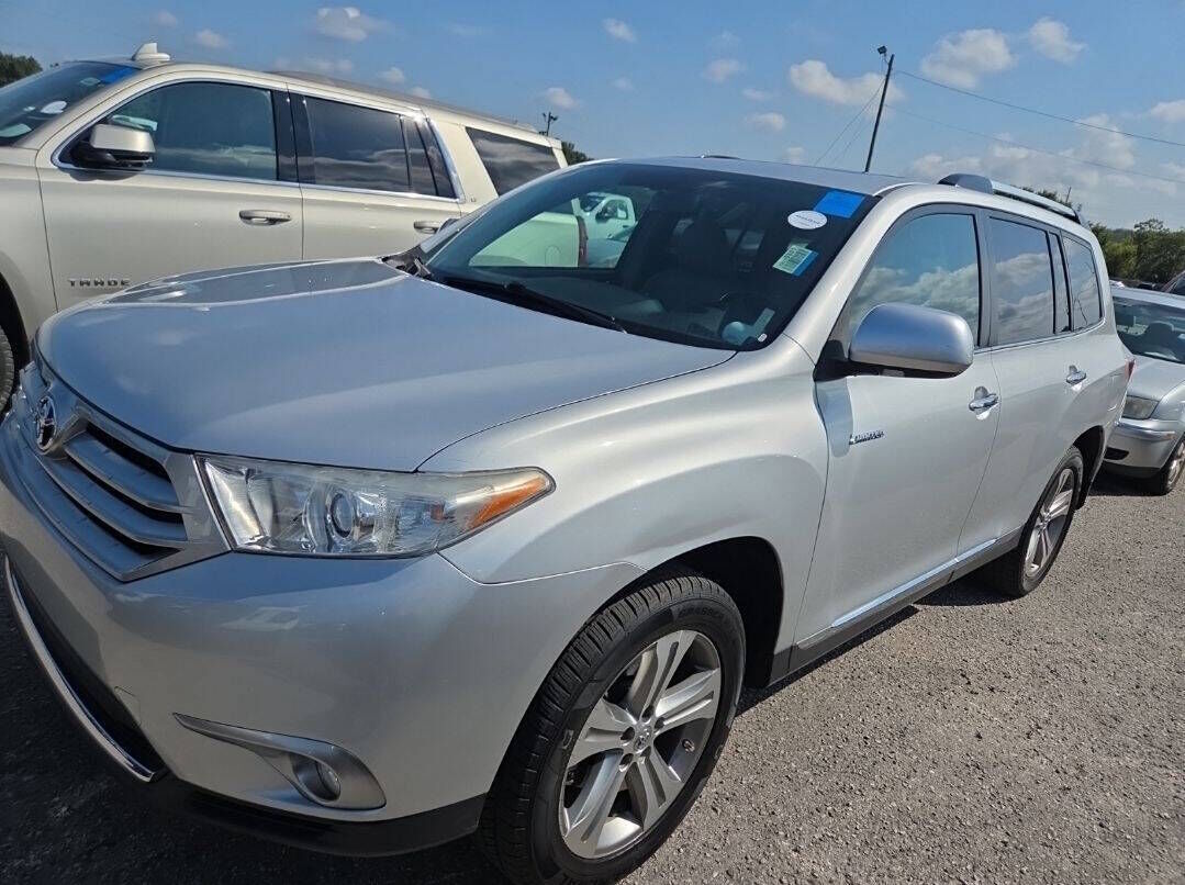 2011 TOYOTA Highlander