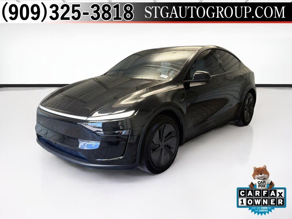 2026 TESLA Model Y