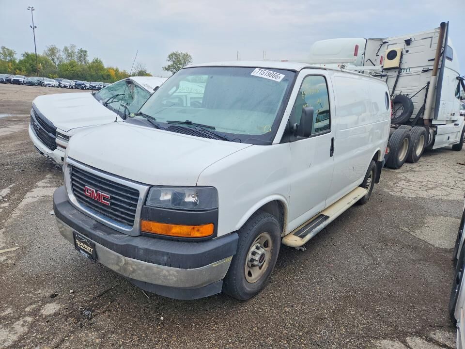 2017 GMC Savana
