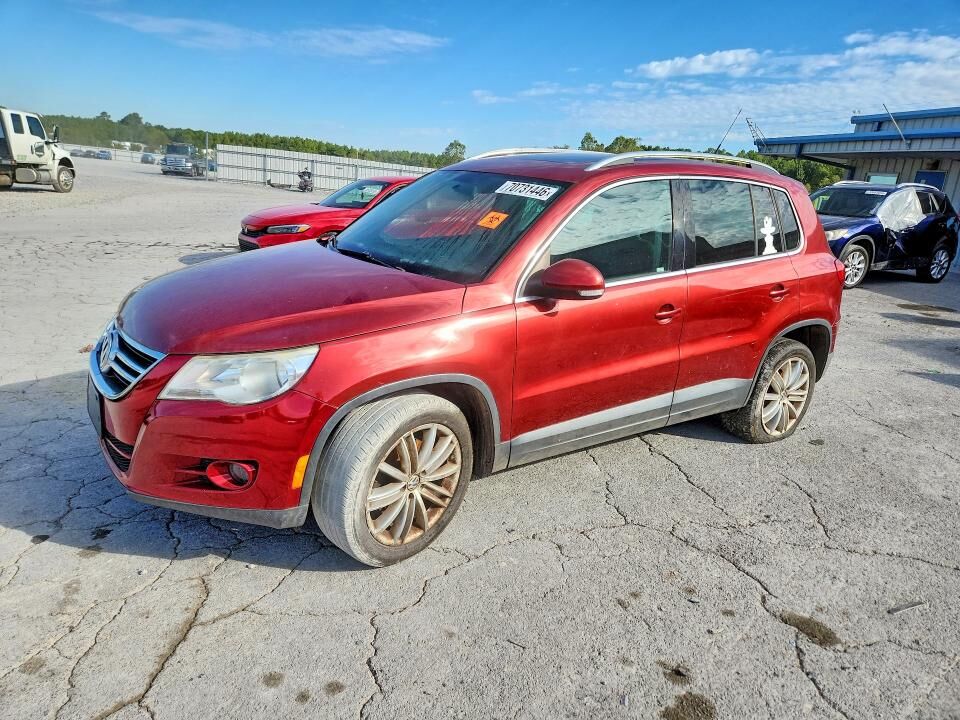 2011 VOLKSWAGEN Tiguan