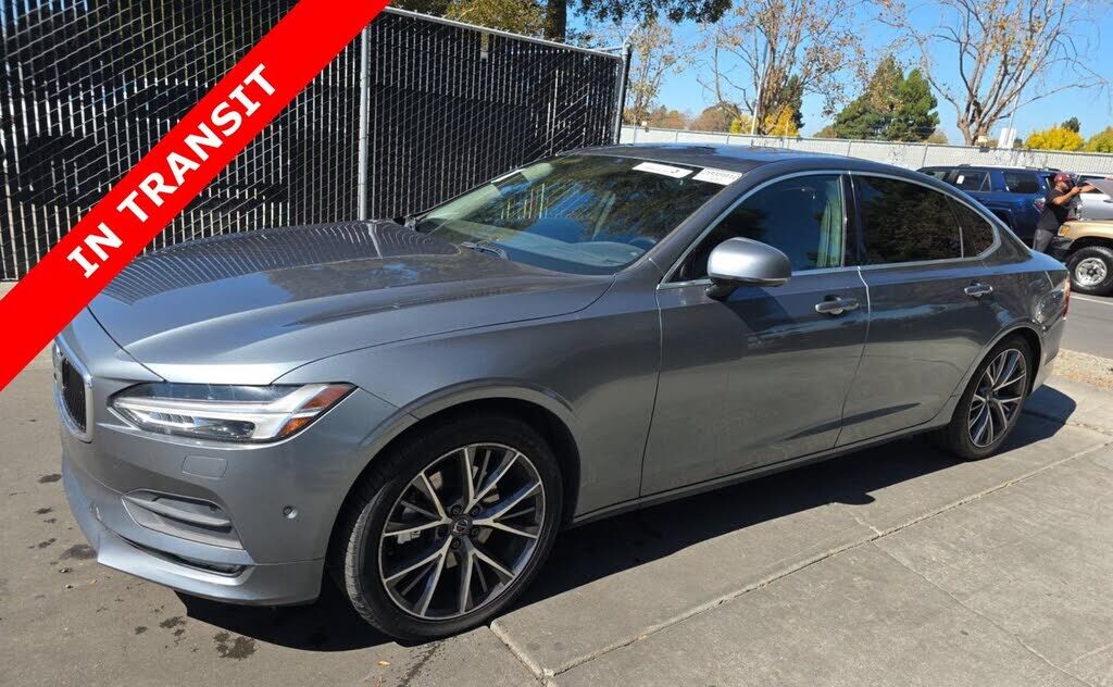 2018 VOLVO S90