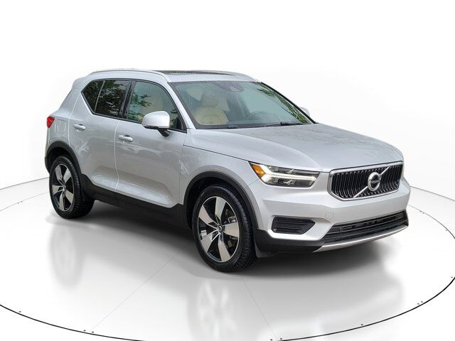 2019 VOLVO XC40