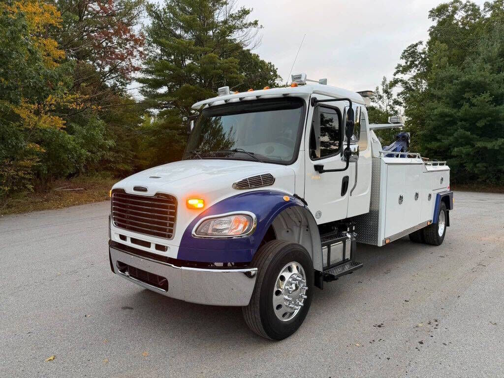 2016 FREIGHTLINER M2