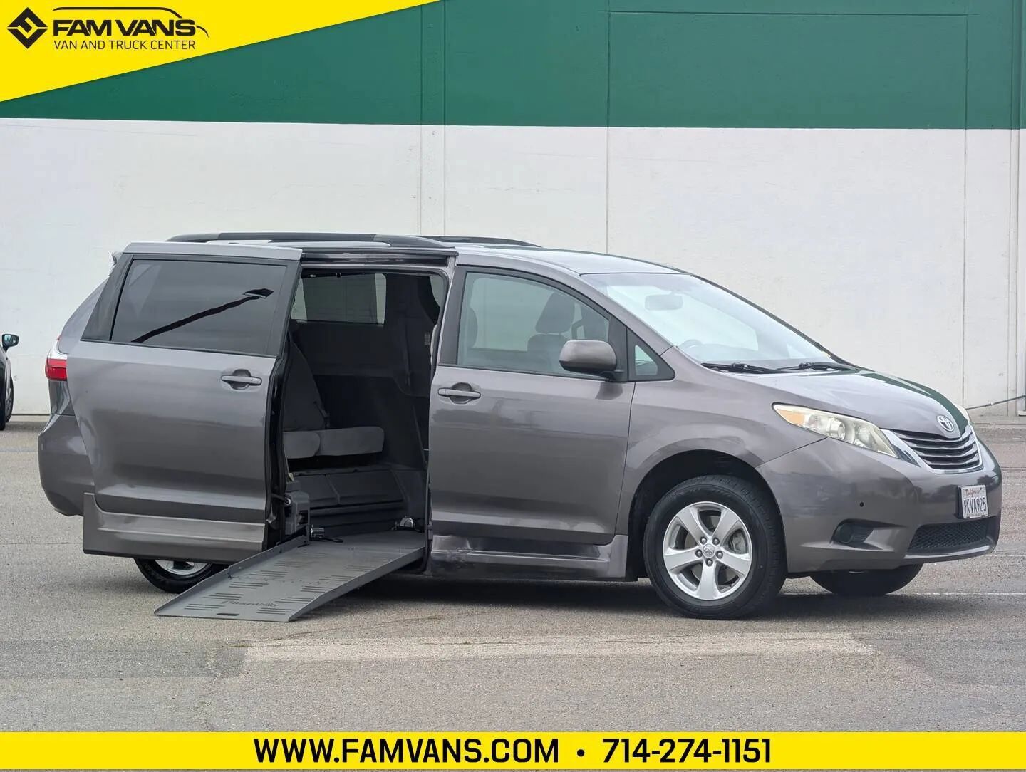 2015 TOYOTA Sienna