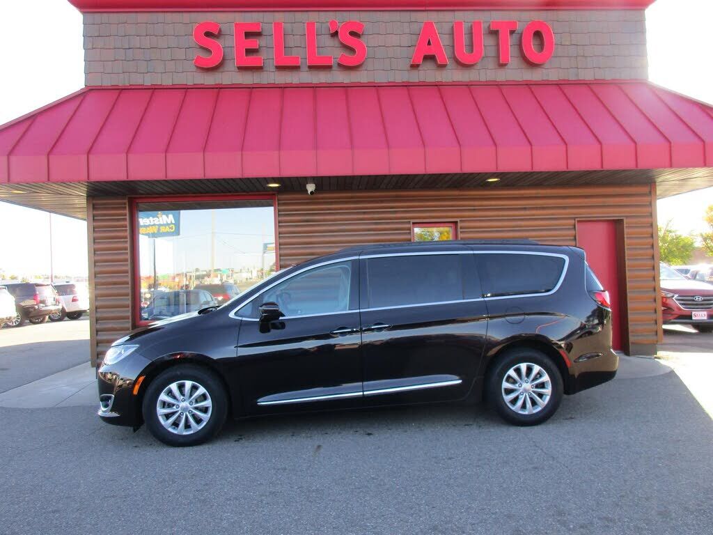 2017 CHRYSLER Pacifica