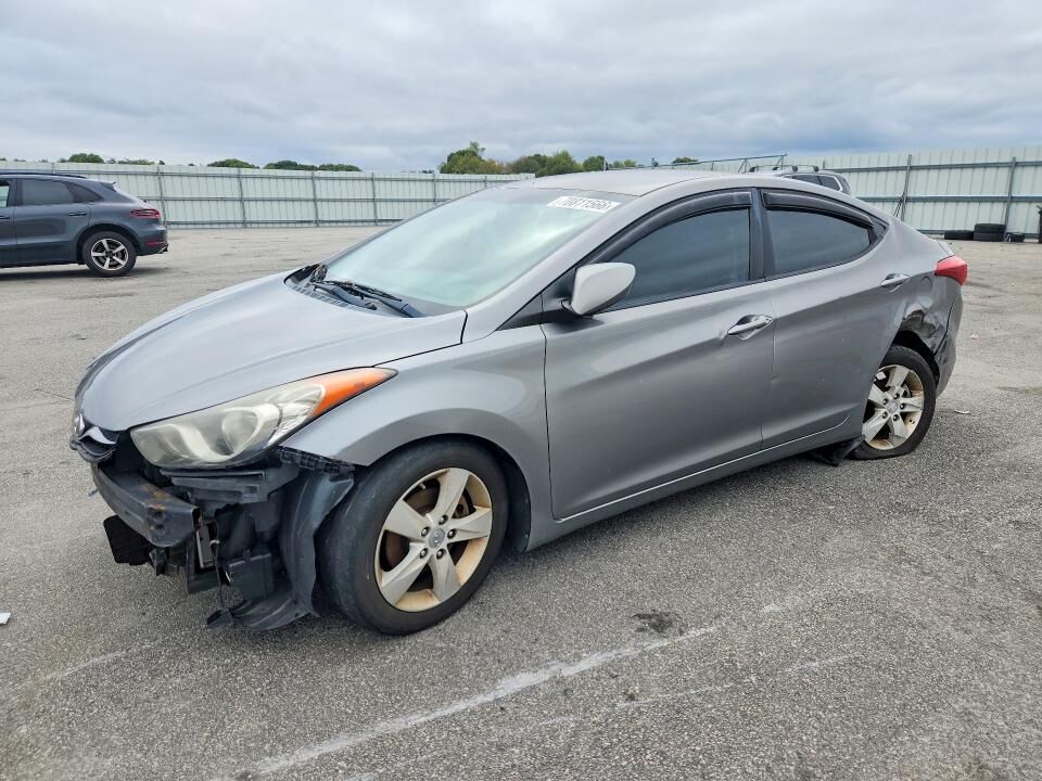 2011 HYUNDAI Elantra