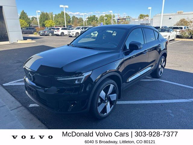 2023 VOLVO C40