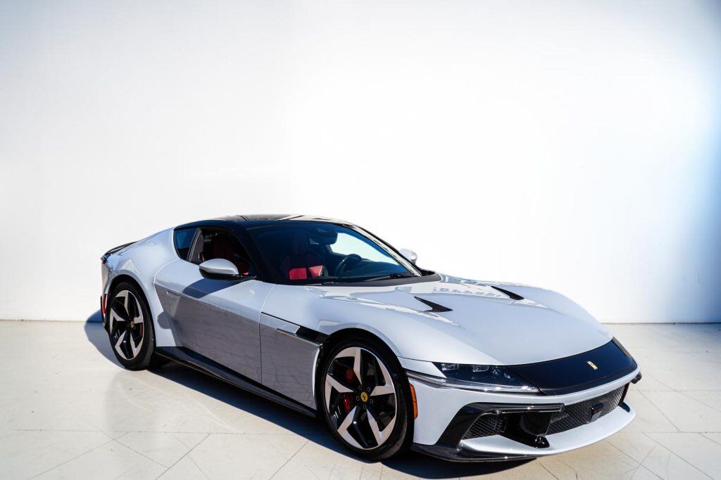 2025 FERRARI 12Cilindri