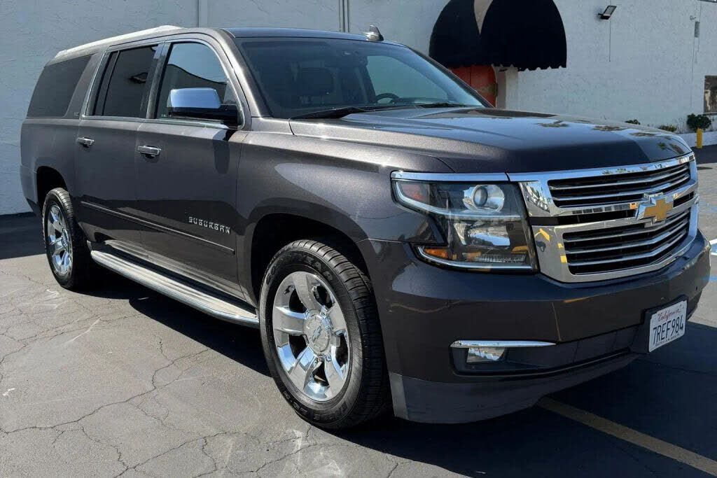 2016 CHEVROLET Suburban