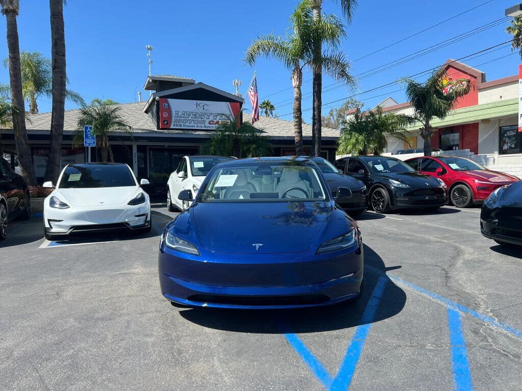 2025 TESLA Model 3