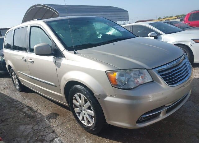 2013 CHRYSLER Town and Country