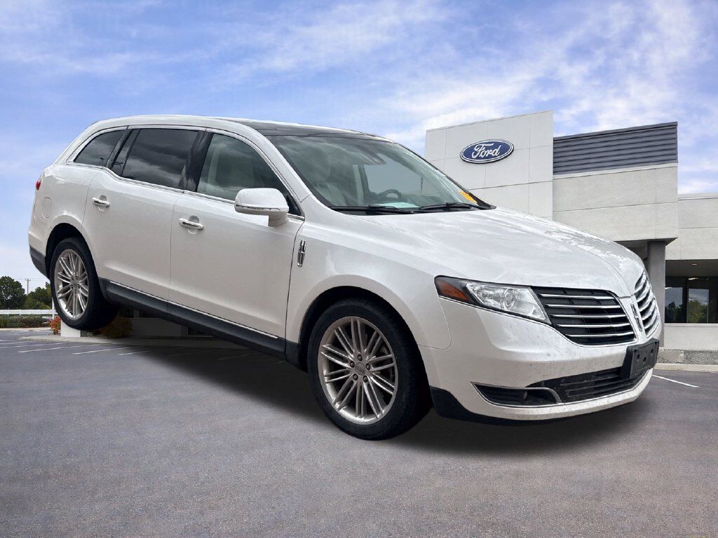 2017 LINCOLN MKT