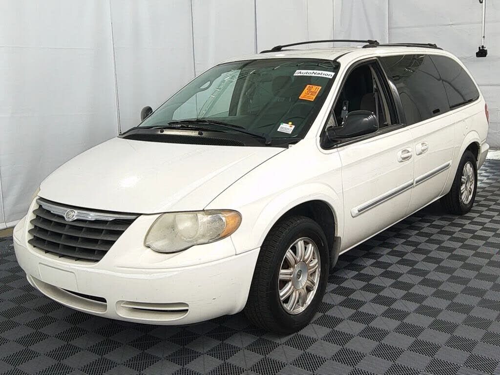 2006 CHRYSLER Town and Country