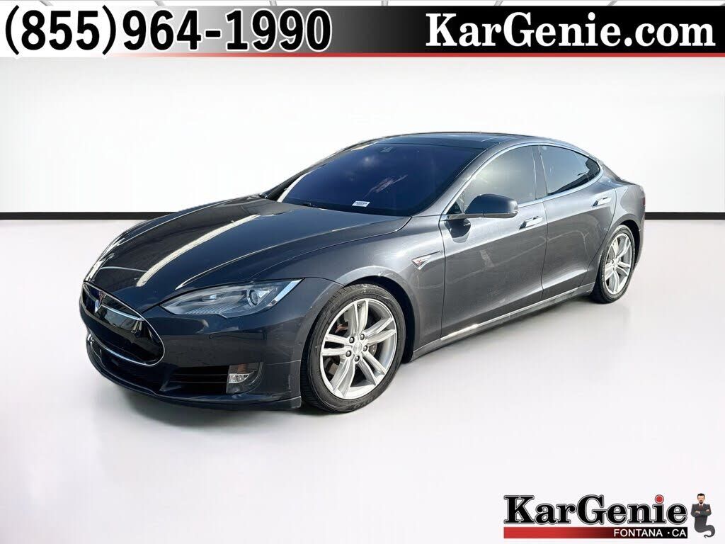 2015 TESLA Model S