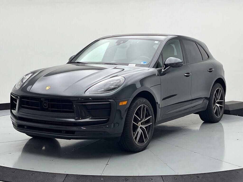 2024 PORSCHE Macan