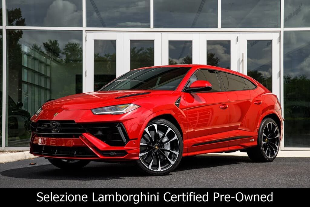 2024 LAMBORGHINI URUS