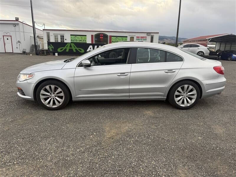 2011 VOLKSWAGEN Passat