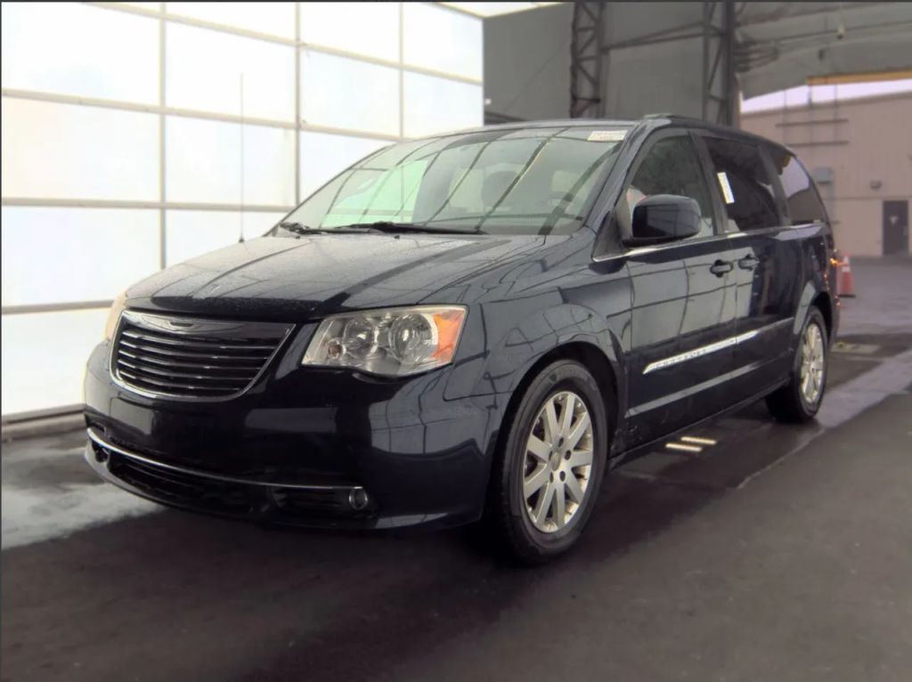 2014 CHRYSLER Town and Country