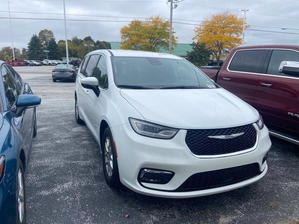 2023 CHRYSLER Pacifica