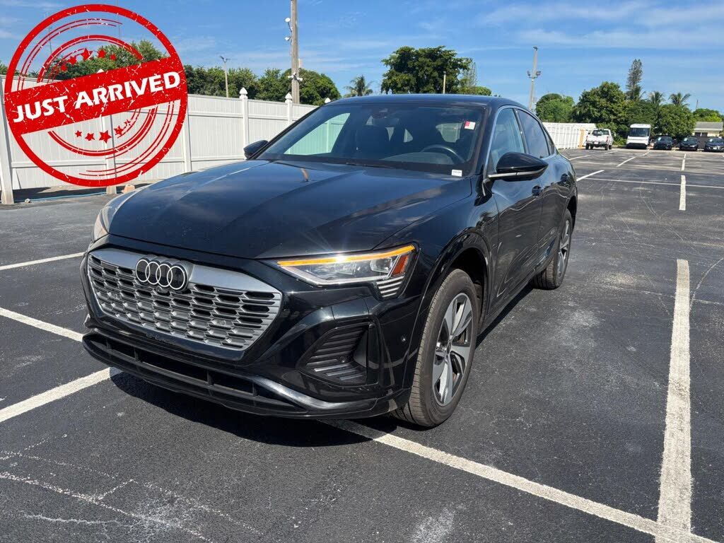2024 AUDI Q8