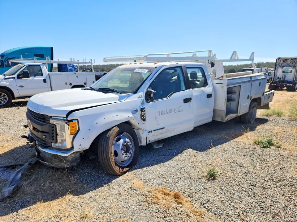2017 FORD F-550
