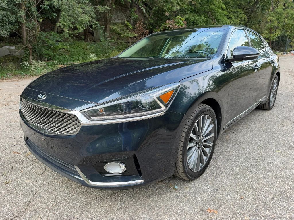 2017 KIA Cadenza
