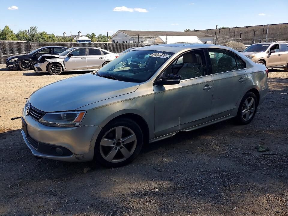 2011 VOLKSWAGEN Jetta