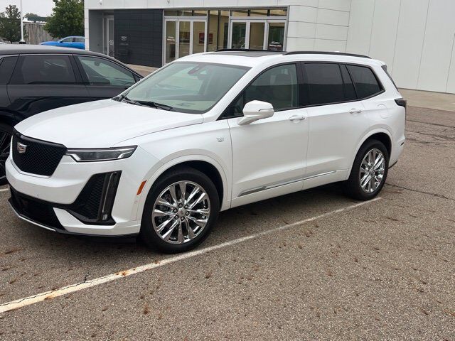 2021 CADILLAC XT6