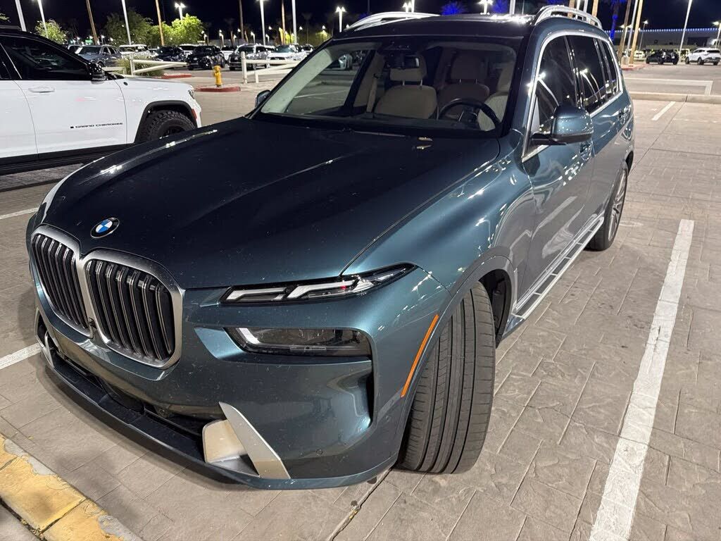 2023 BMW X7