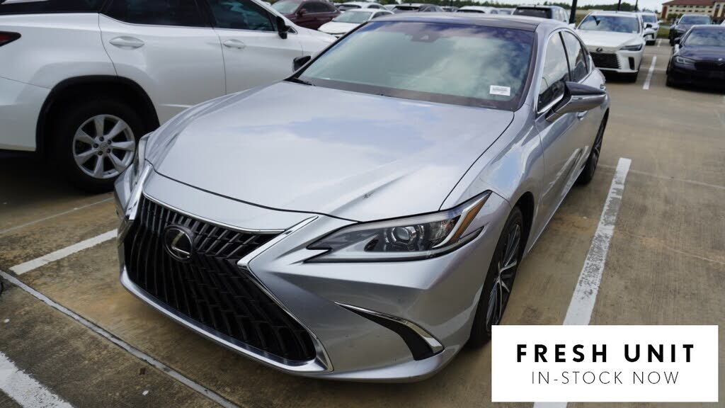 2025 LEXUS ES